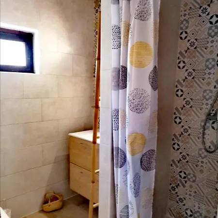 Proche Des Criques דירה